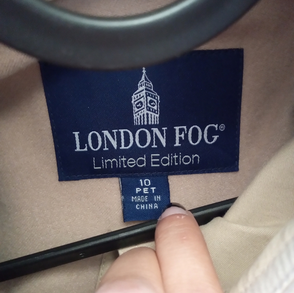 London Fog Women's Limited Edition Long Trench Coat Vintage Tan Size Medium - Picture 4 of 9
